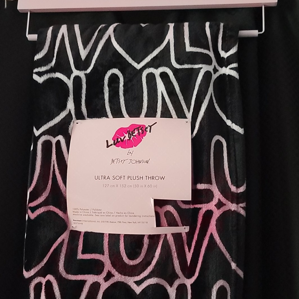 Plush throw